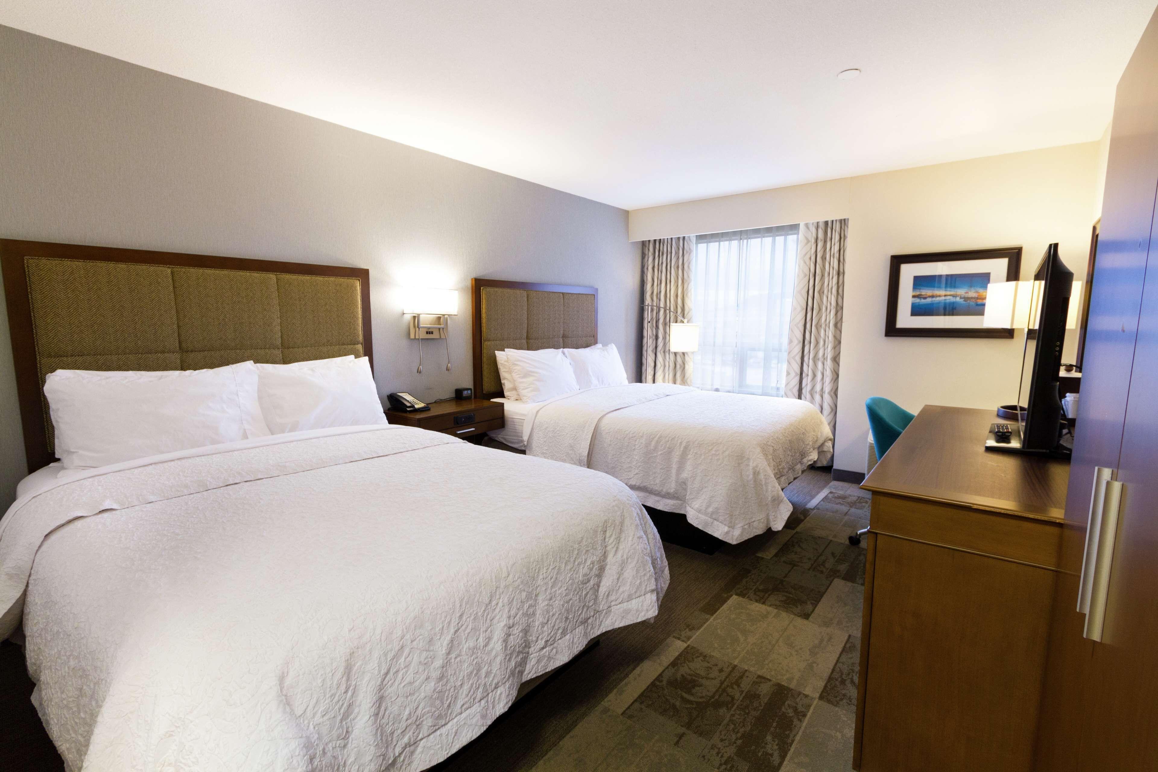 Double Room with Two Queen Beds and Bath Tub