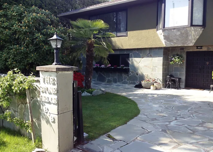 Stone Hedge Bed And Breakfast